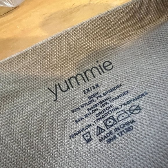 Yummie Tummie Ultralight Seamless Shaping Briefs Nude 2X 3X NWT - Picture 6 of 6